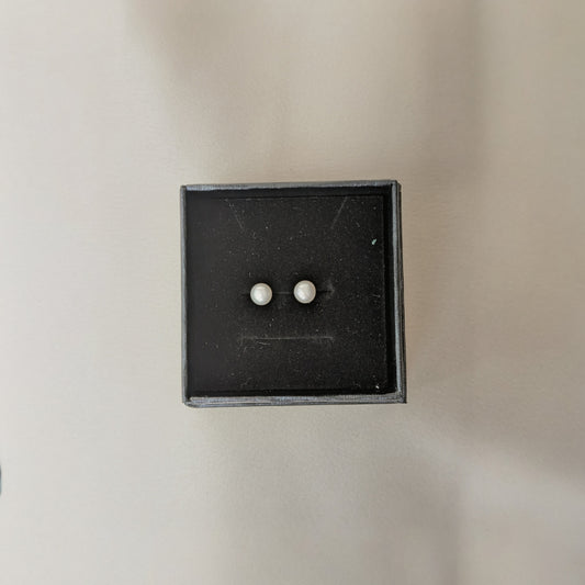 5mm Pearl Studs
