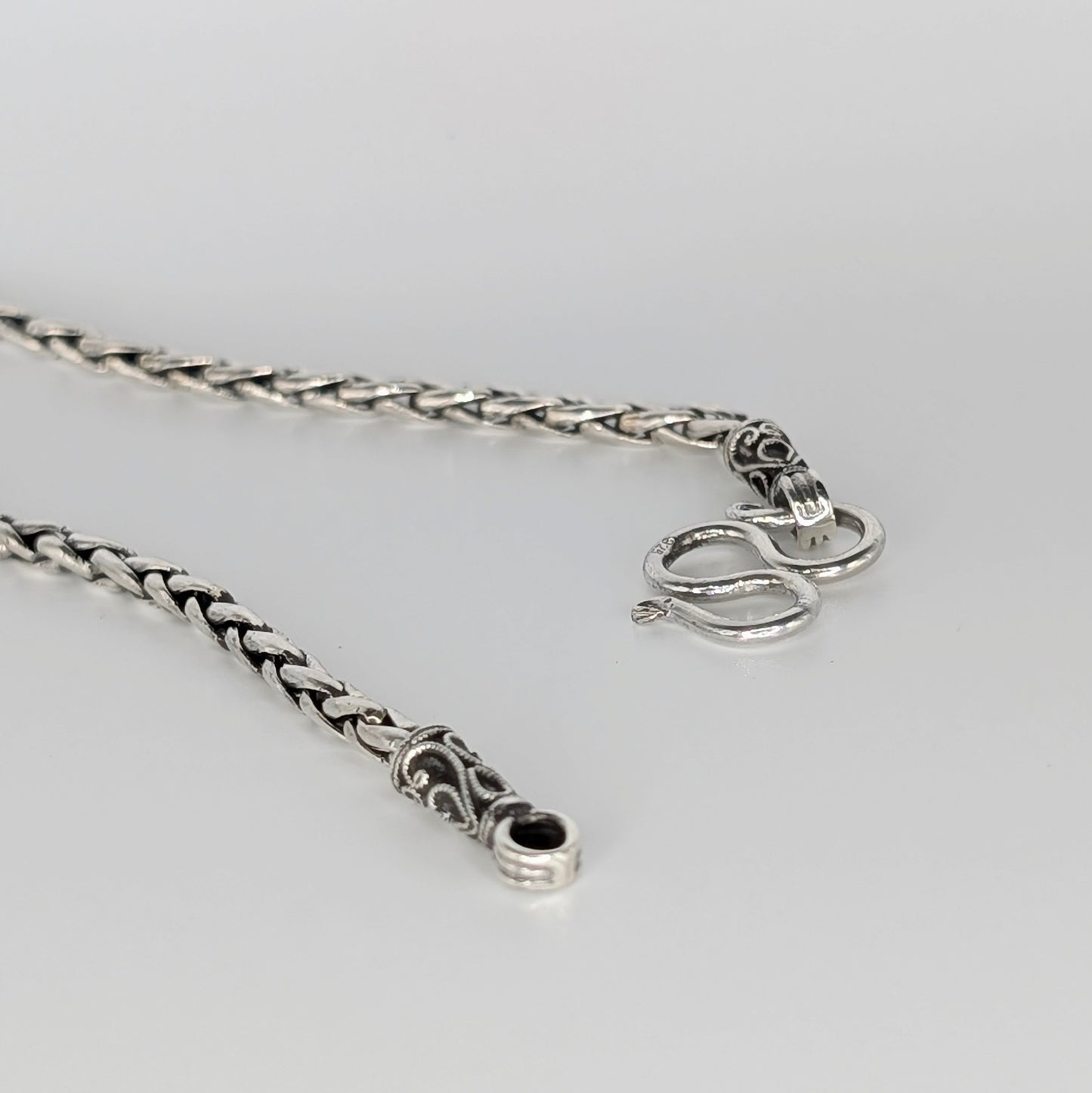 Polished sterling silver Spiga chain Necklace with W-Shape Hook Clasp Closure.