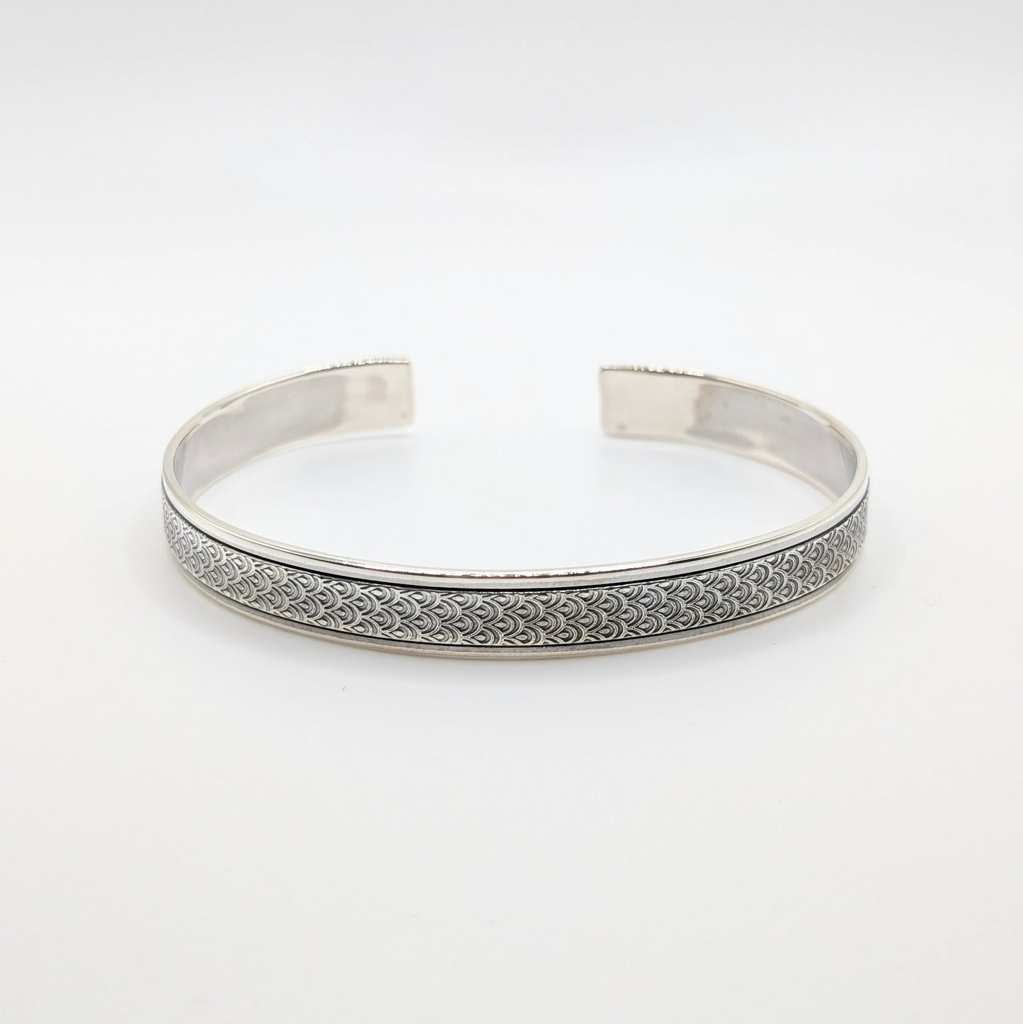 Elegant 925 Sterling Silver Kada Bracelet with Peacock Feather Design.