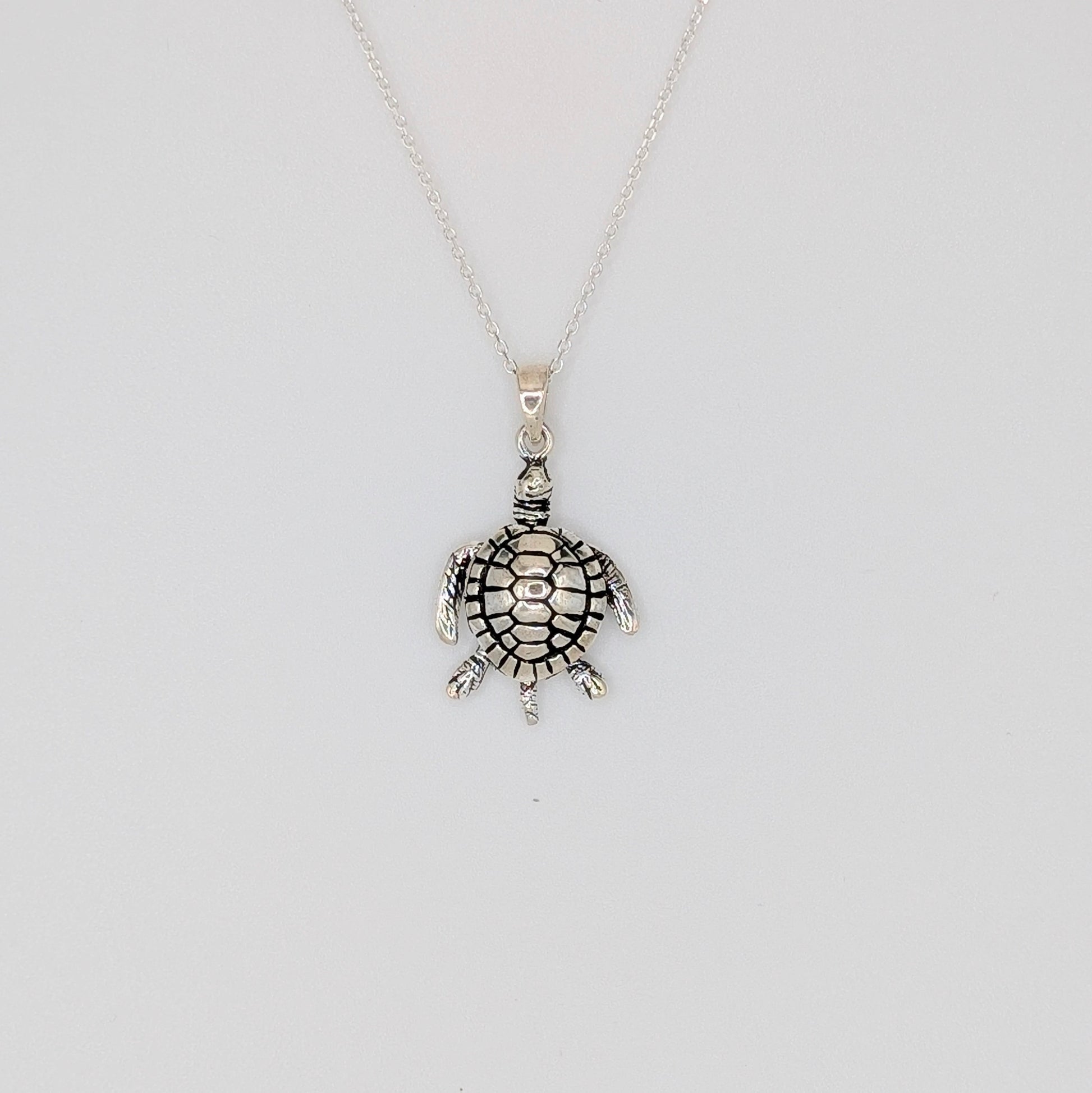 925 Sterling Silver Moving Turtle Pendant Beautiful Sea Creatures