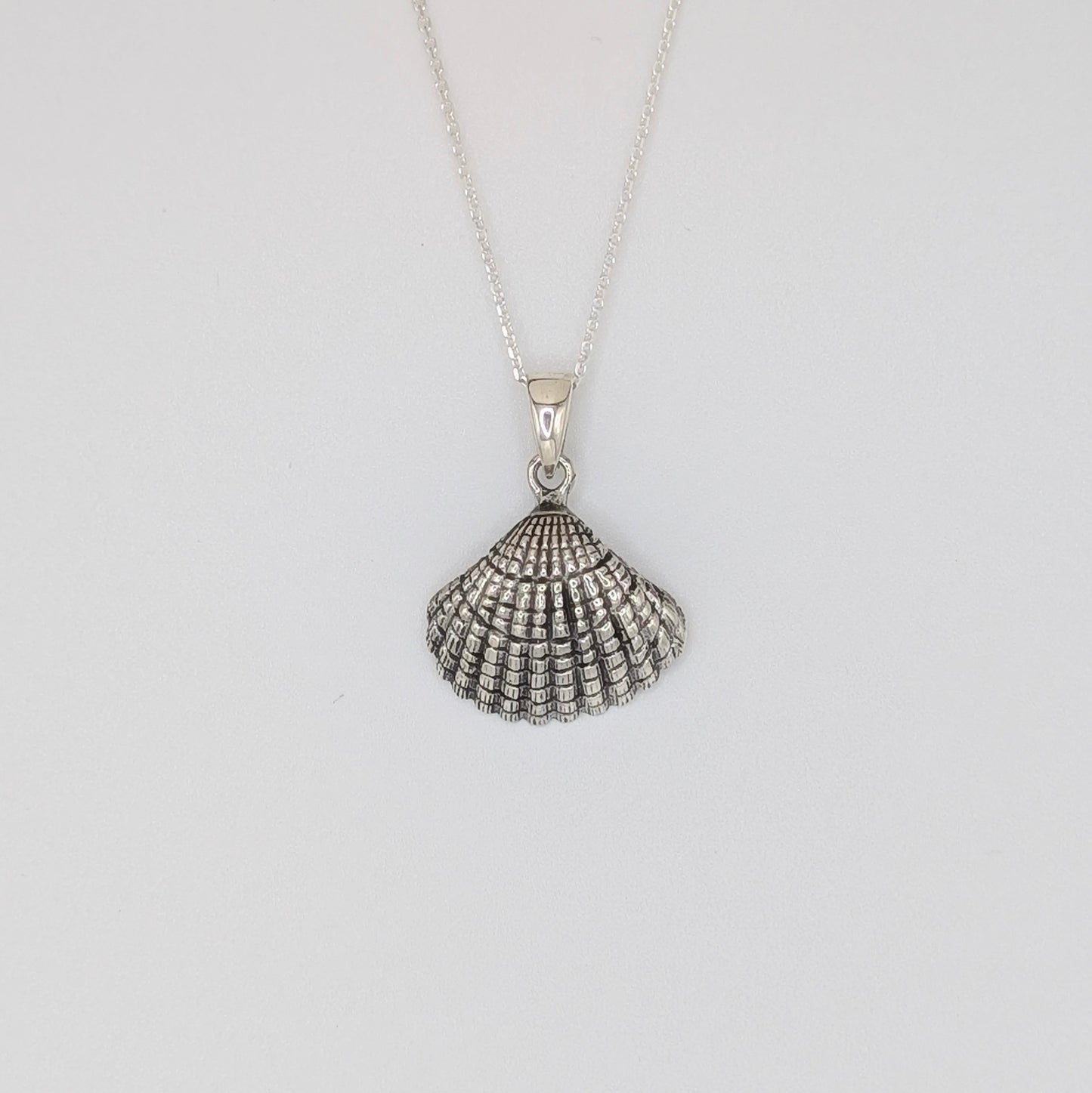 925 Sterling Silver Shell Pendant