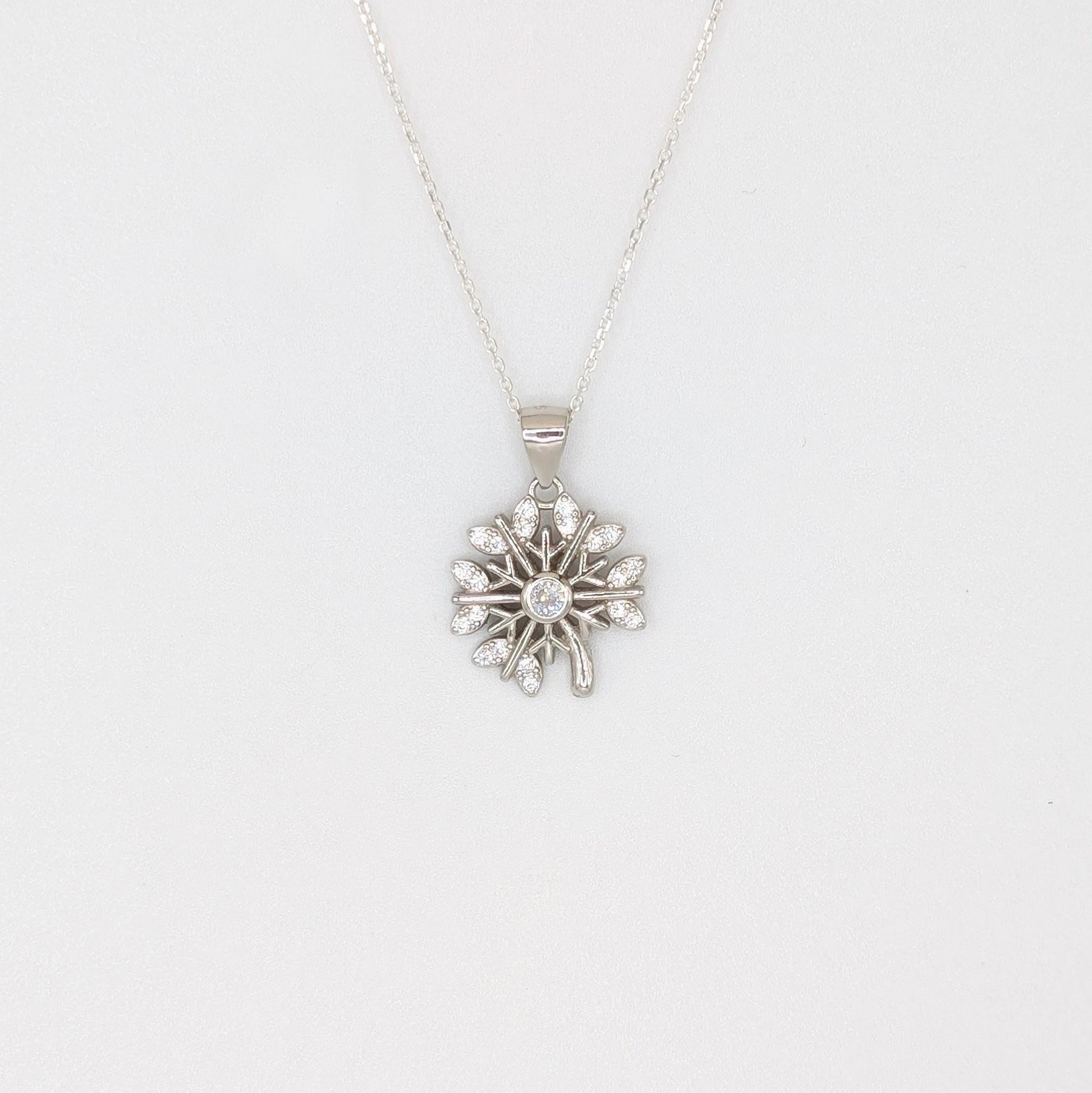 925 Sterling Silver Snowflake Pendant Elegant Wear