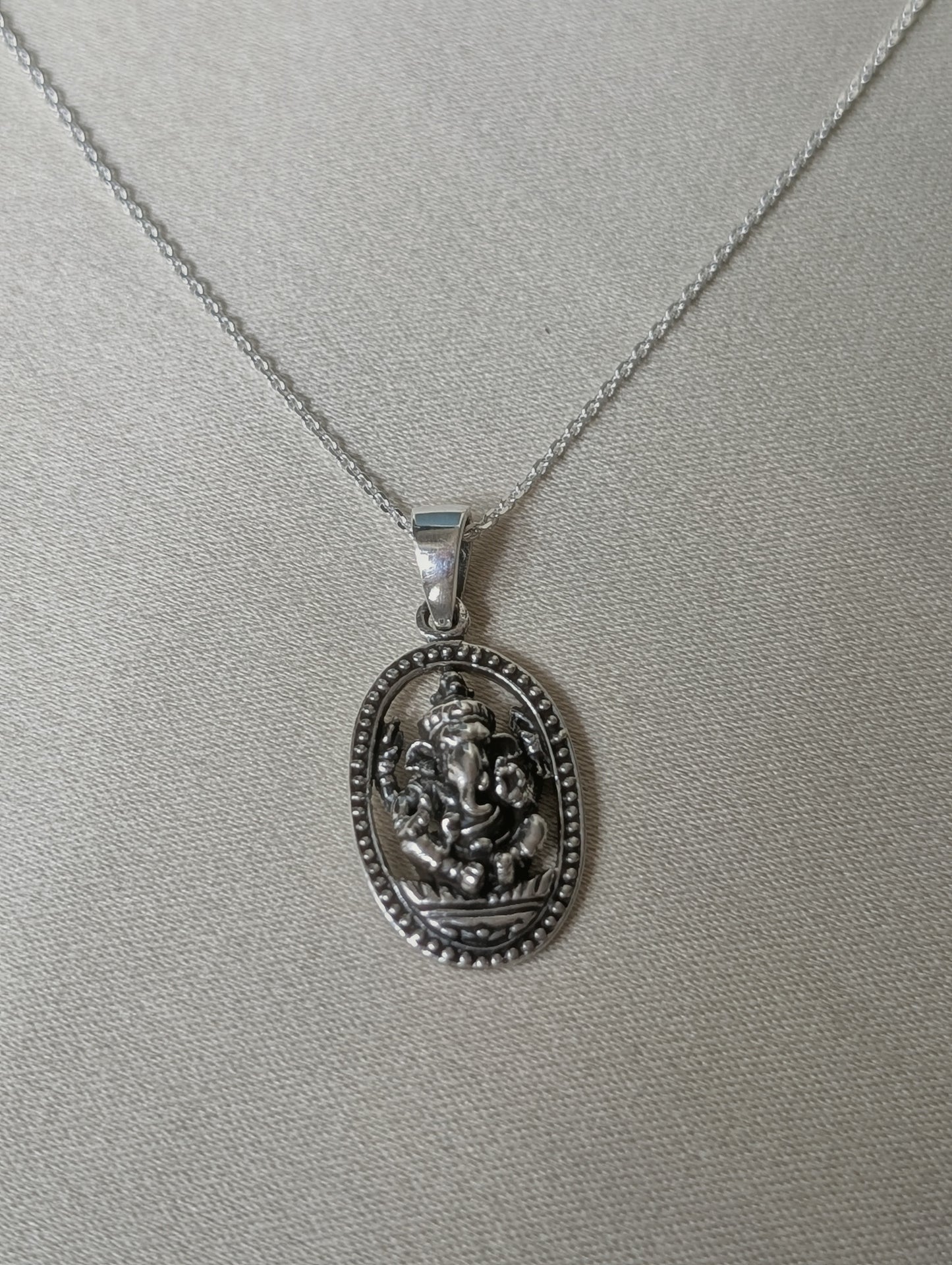Ganapathi Pendant D1.