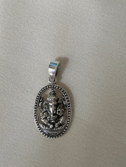 Ganapathi Pendant D1.