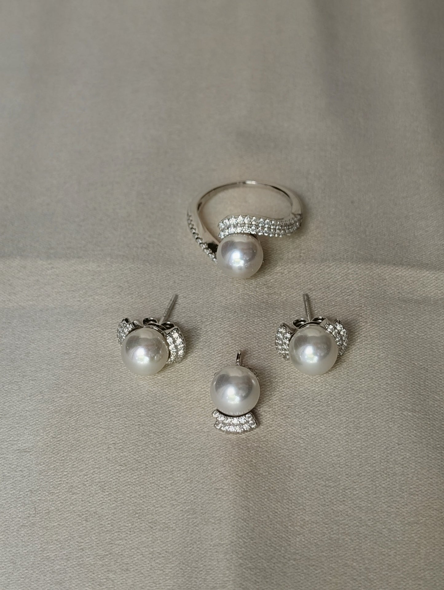 Pearl Half Set