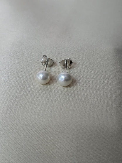 5mm Pearl Studs