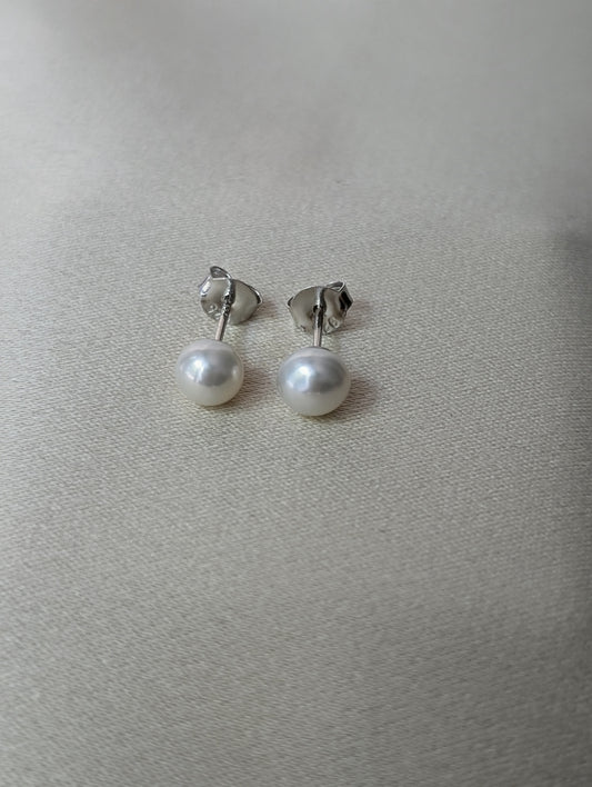 5mm Pearl Studs
