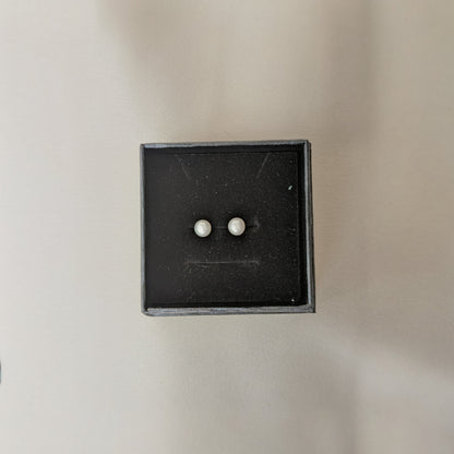 5mm Pearl Studs