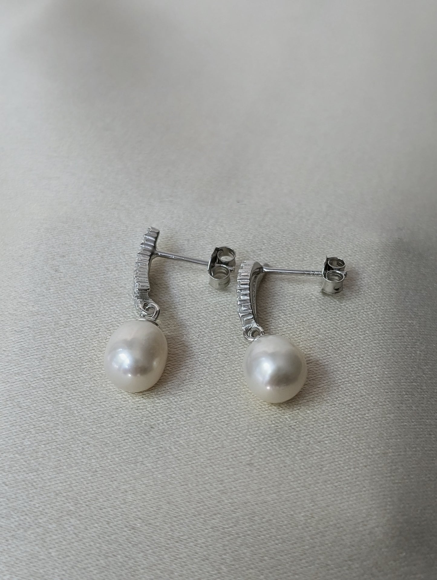 Hanging Pearl Earrings