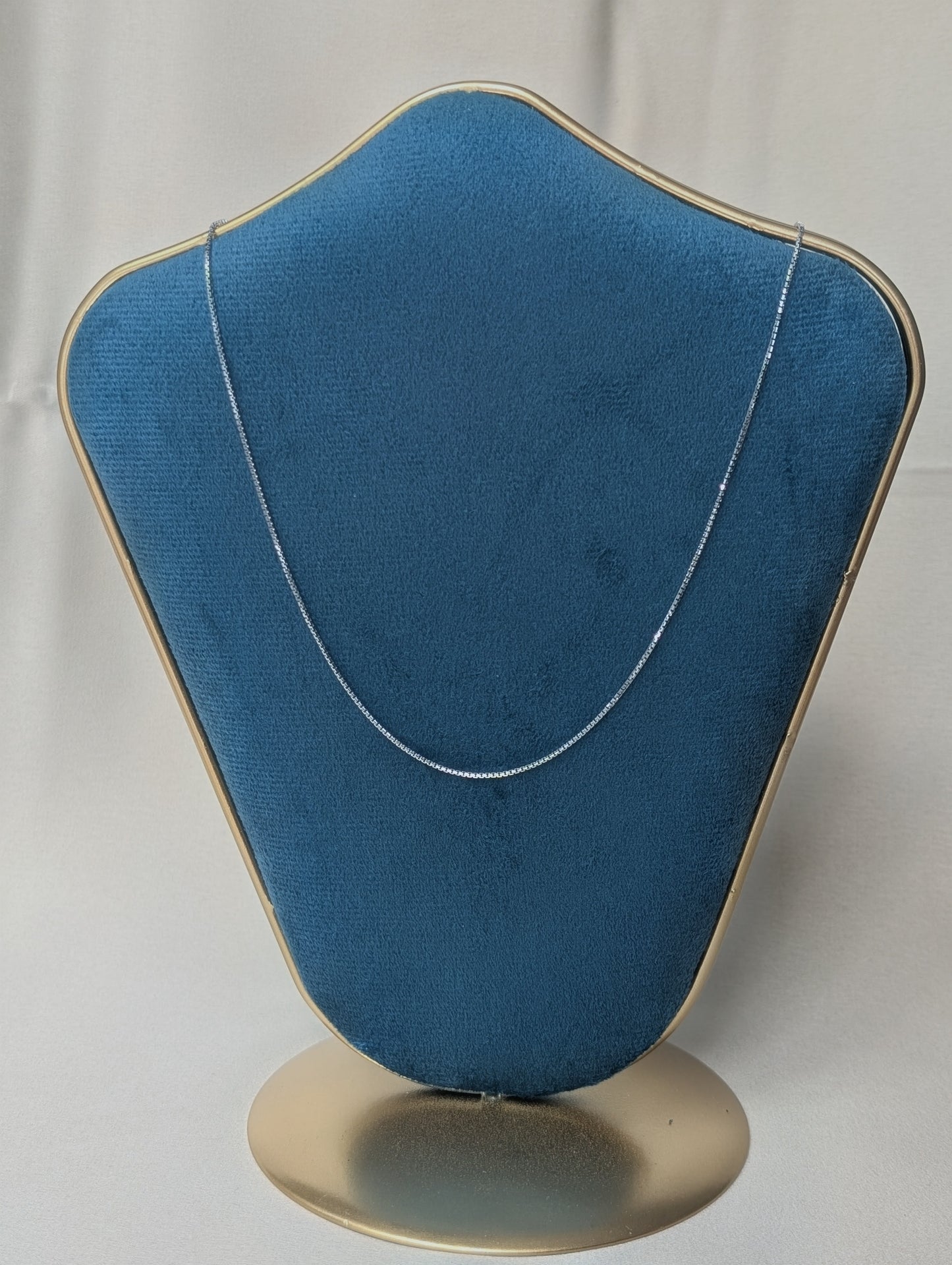 R. Box Chain 18"