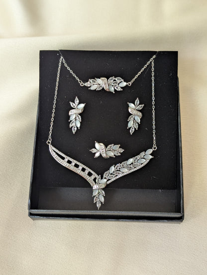 Zircon Leaf DC Set
