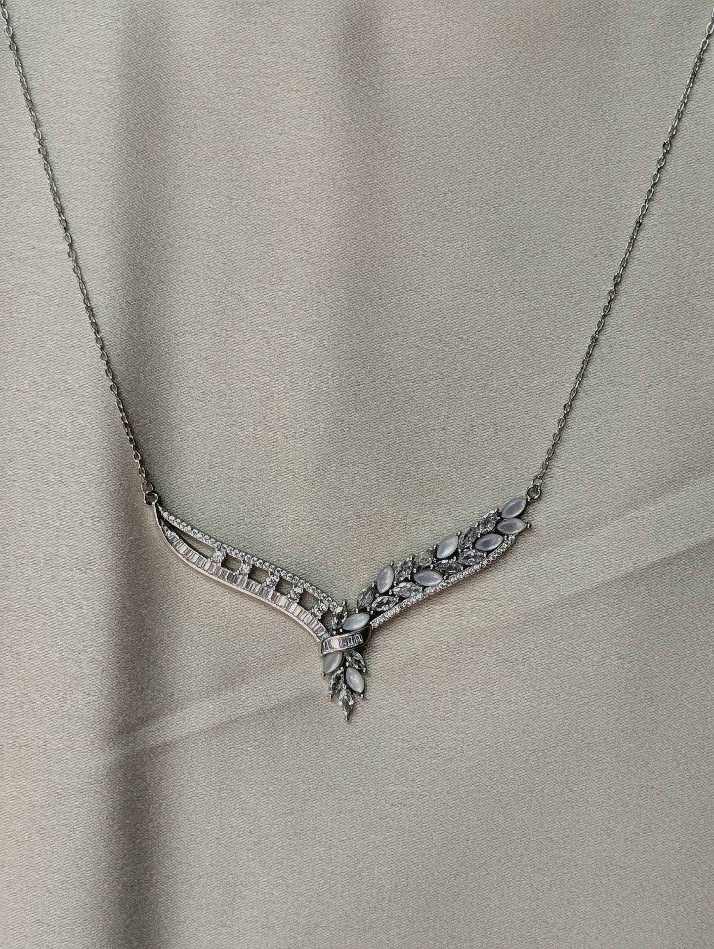 Zircon Leaf DC Set