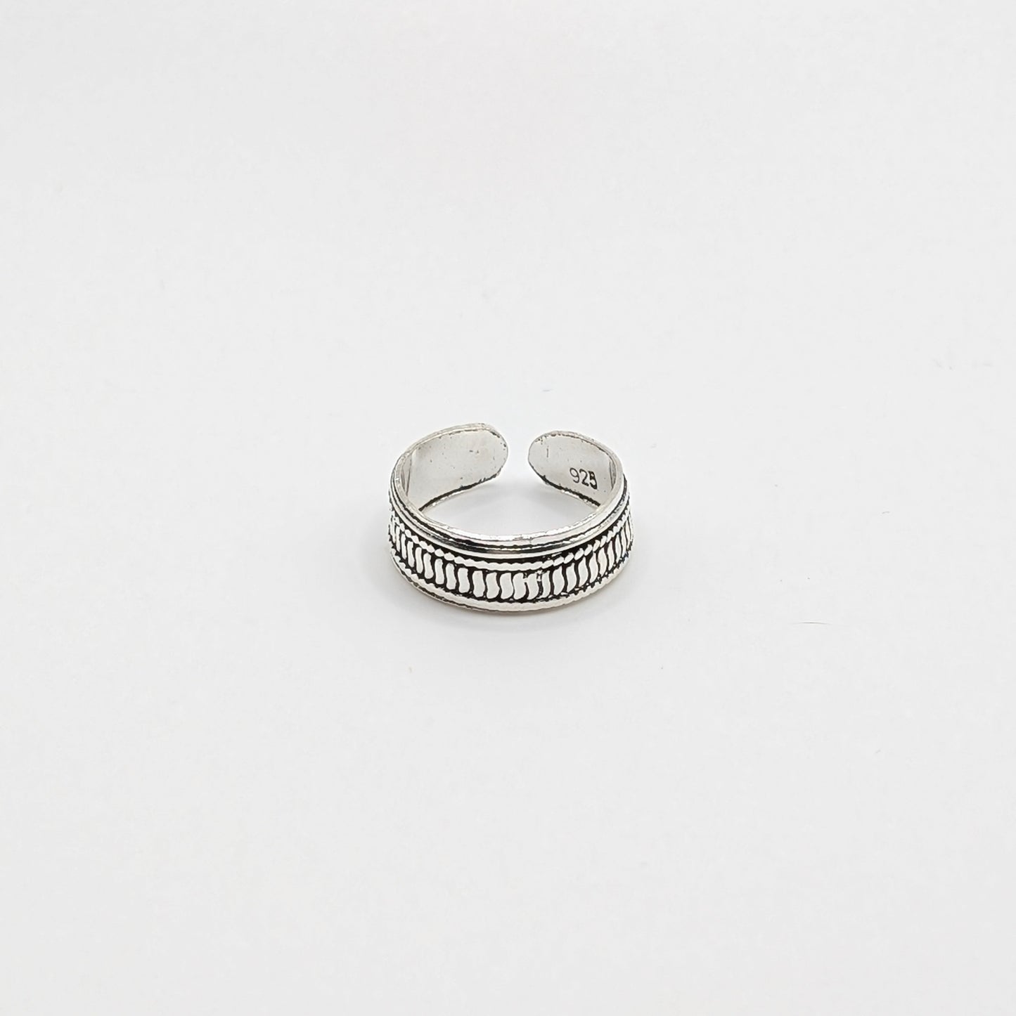 925 Sterling Silver Toe Ring featuring a modern bar and dots design