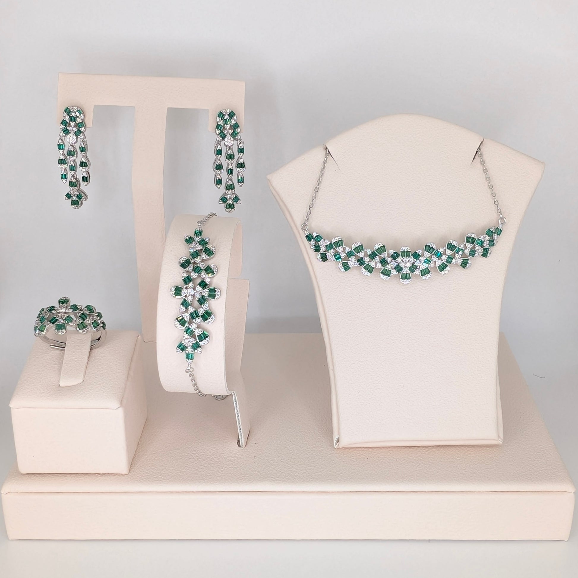 925 Sterling Silver Emerald Green Zircon Necklace Set with Necklace, Bracelet, Earrings and a Ring