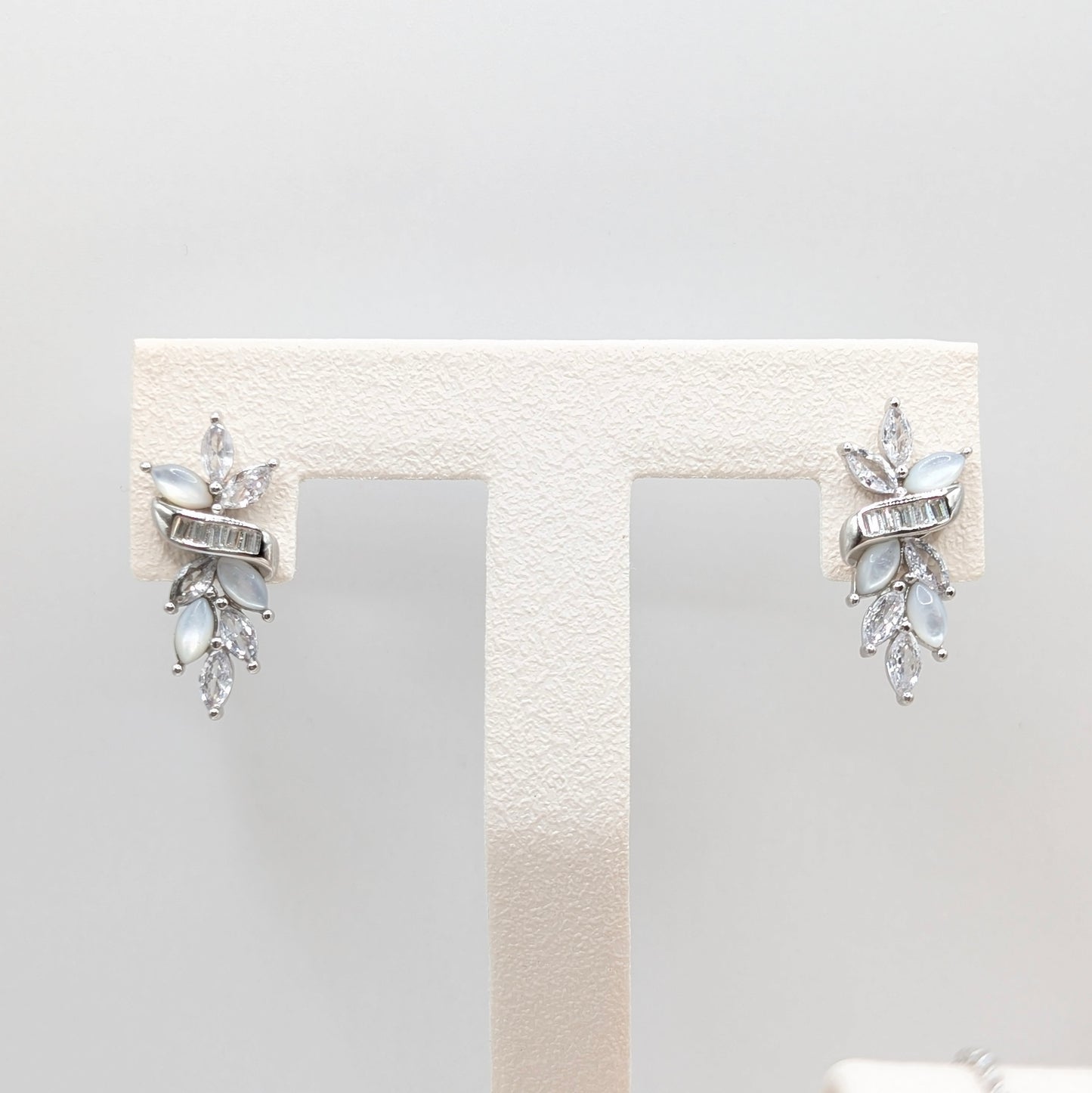 925 Sterling Silver Necklace Set - Earrings with floral design