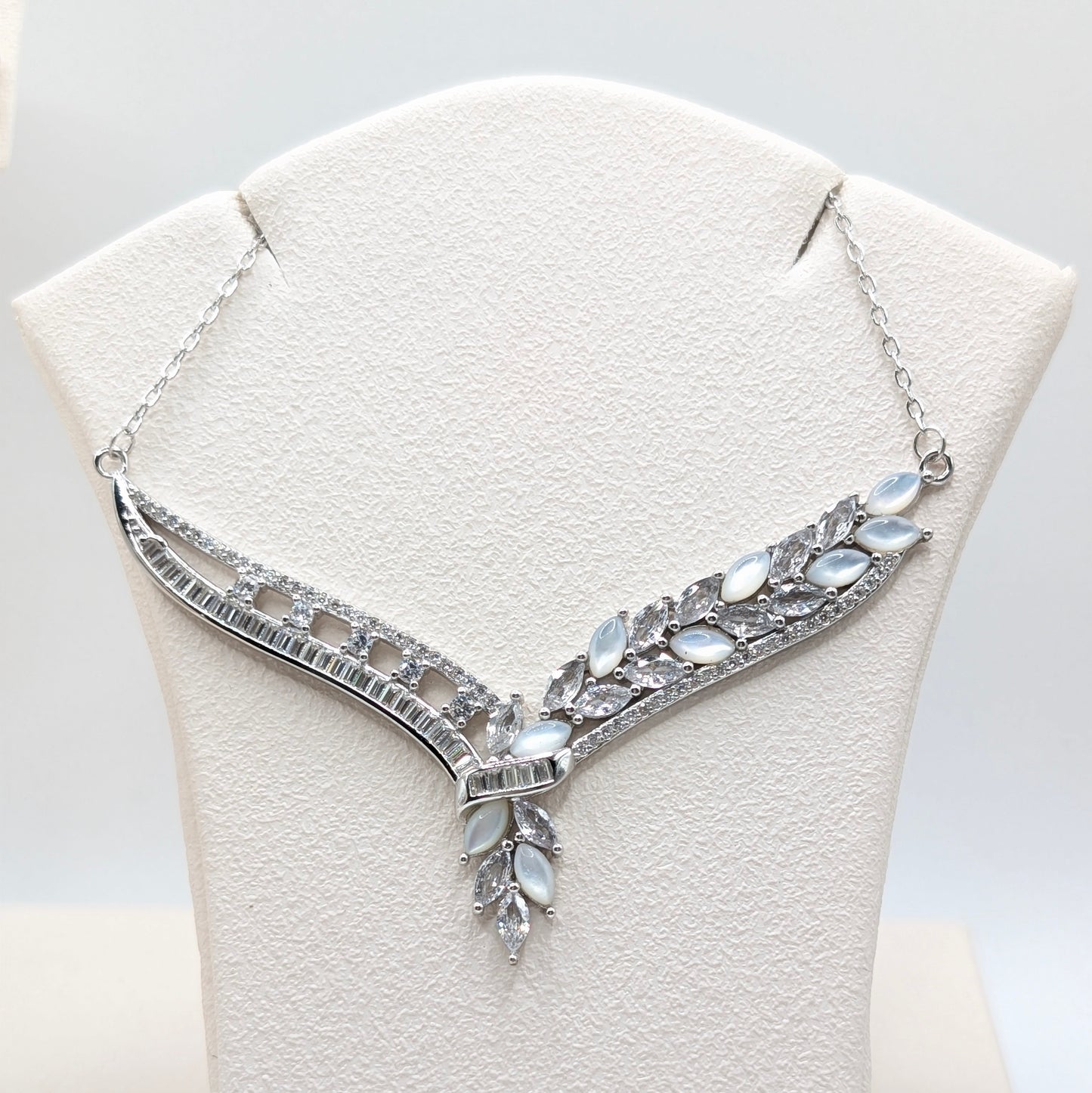 925 Sterling Silver Necklace Set Delicate necklace with floral design
