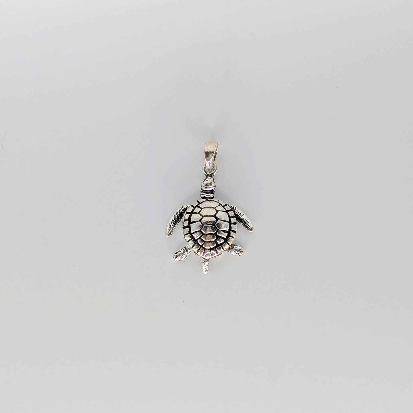 925 Sterling Silver Moving Turtle Pendant Sea Life Elegant 