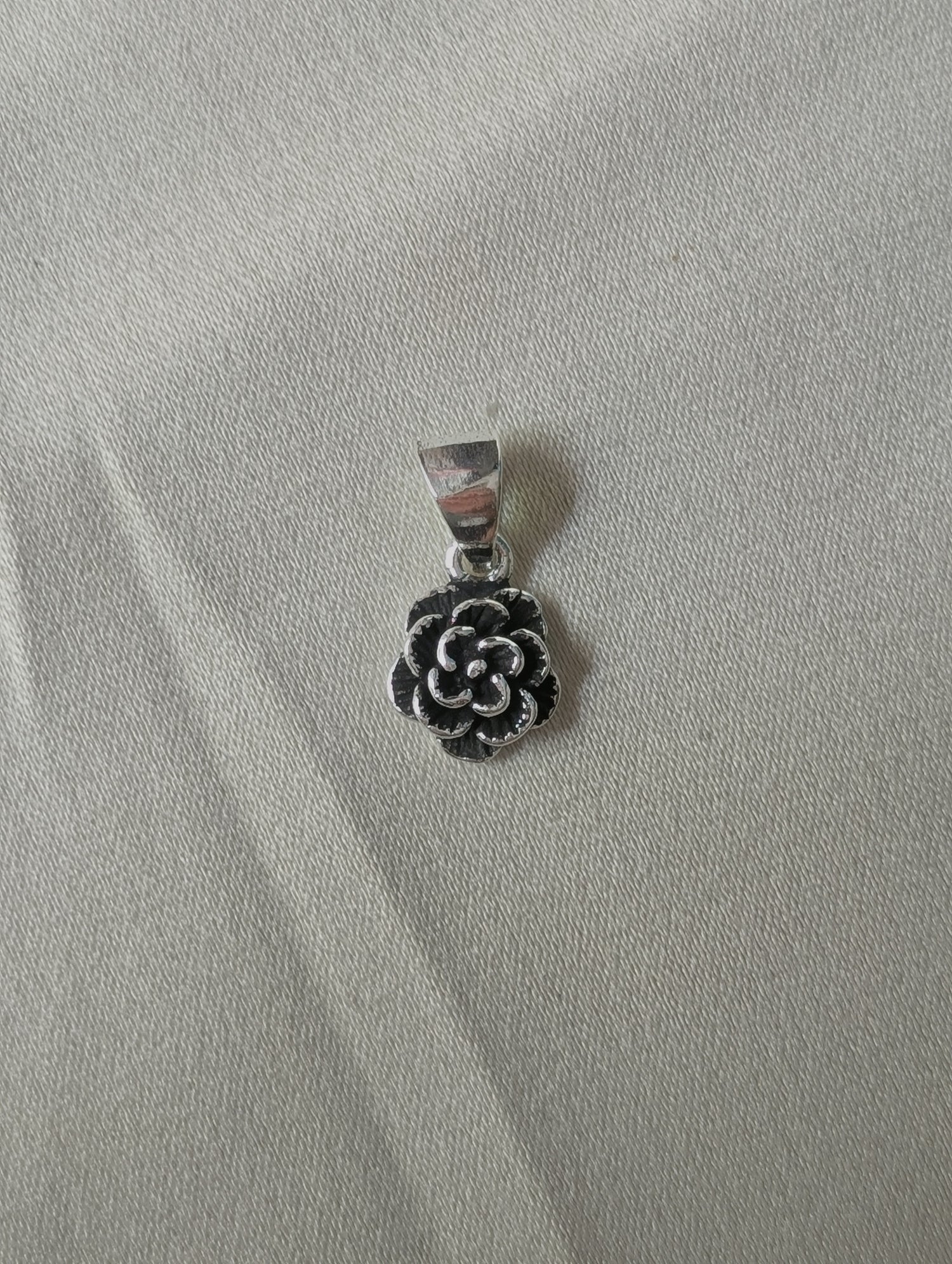 925 Sterling Silver Rose Pendant