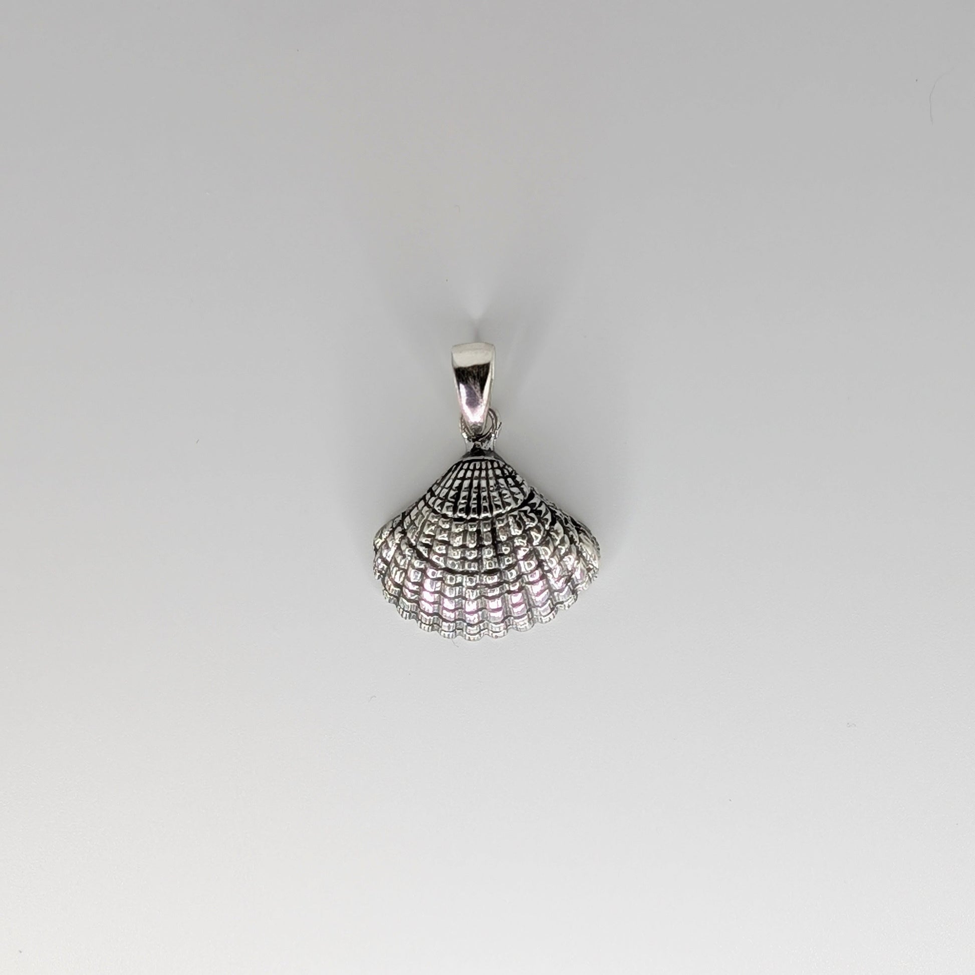 925 Sterling Silver Shell Pendant 